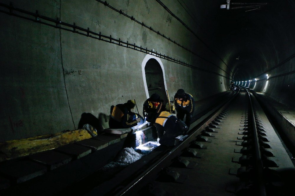 陇西铁路运营隧道病害现状